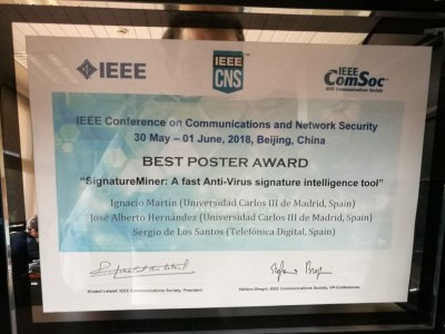 Premio al mejor póster en la IEEE CNS de Pekín 2018 imagen