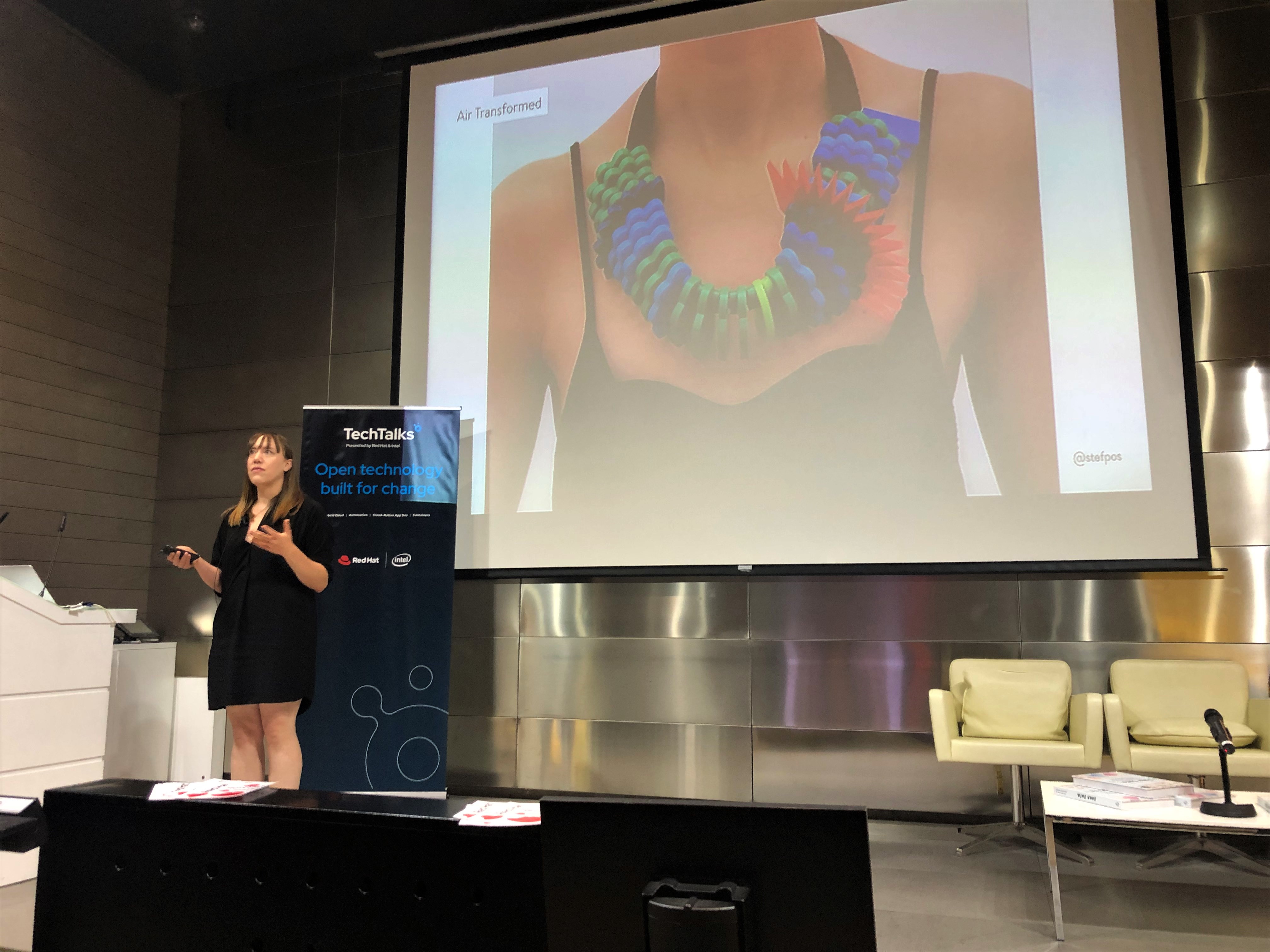 «Los datos como nunca los habías visto”: la visita de Stefanie Posavec a Telefónica