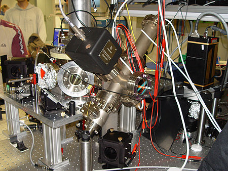 Figura 3:  Trampa de iones utilizada en una computadora cuántica. 