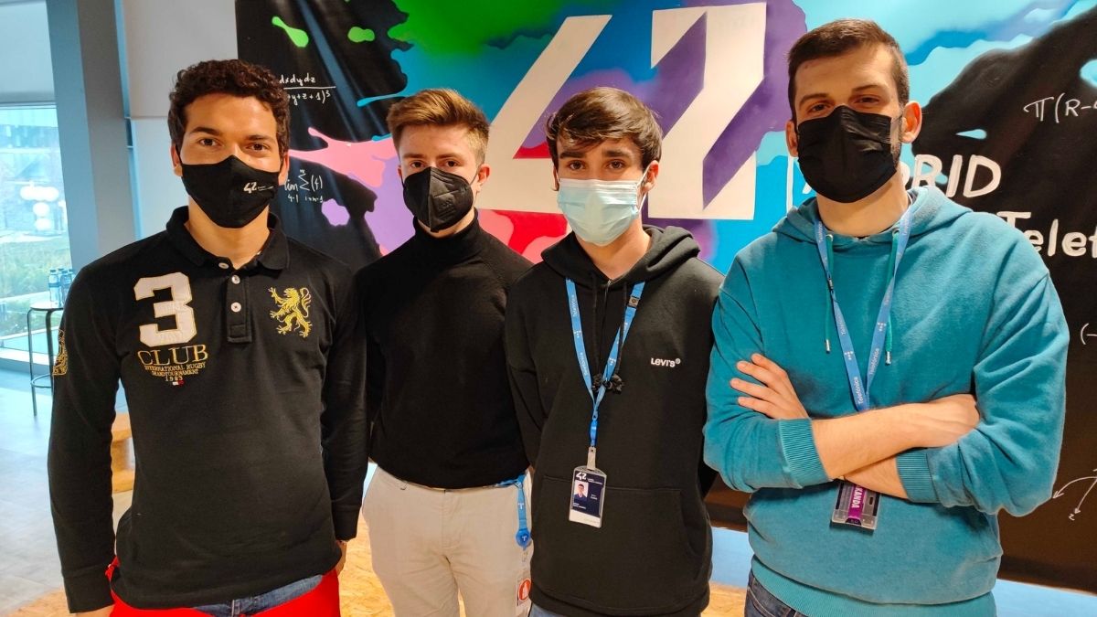 Estudiantes de 42 Madrid resuelven los desafíos de Telefónica Tech